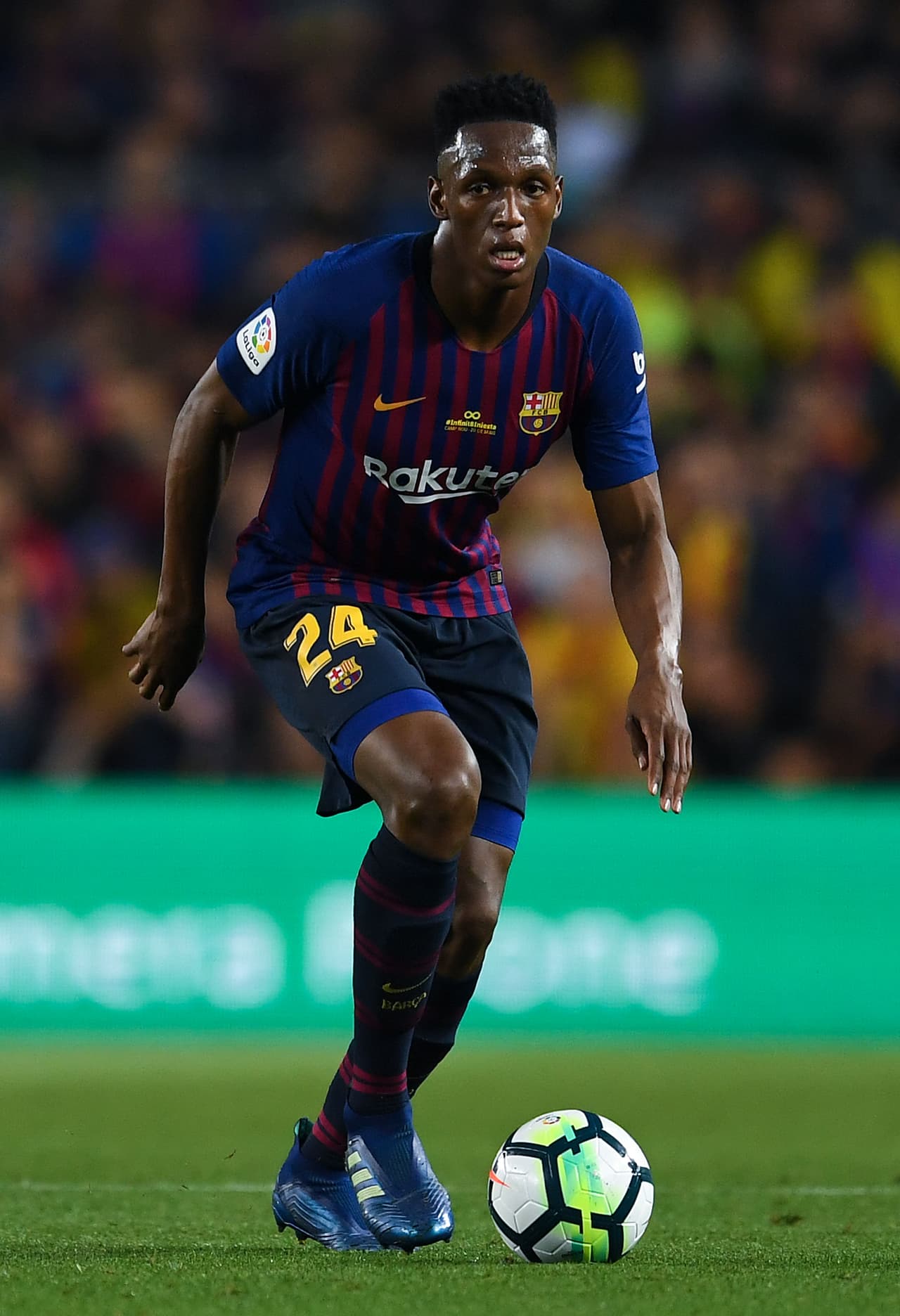 Yerry Mina al Everton F.C.: la oferta de los Toffees por el defensa colombiano es superior a los 35 millones de dólares. Se dice que solo hace falta la revisión médica y la firma del contrato por cinco años.