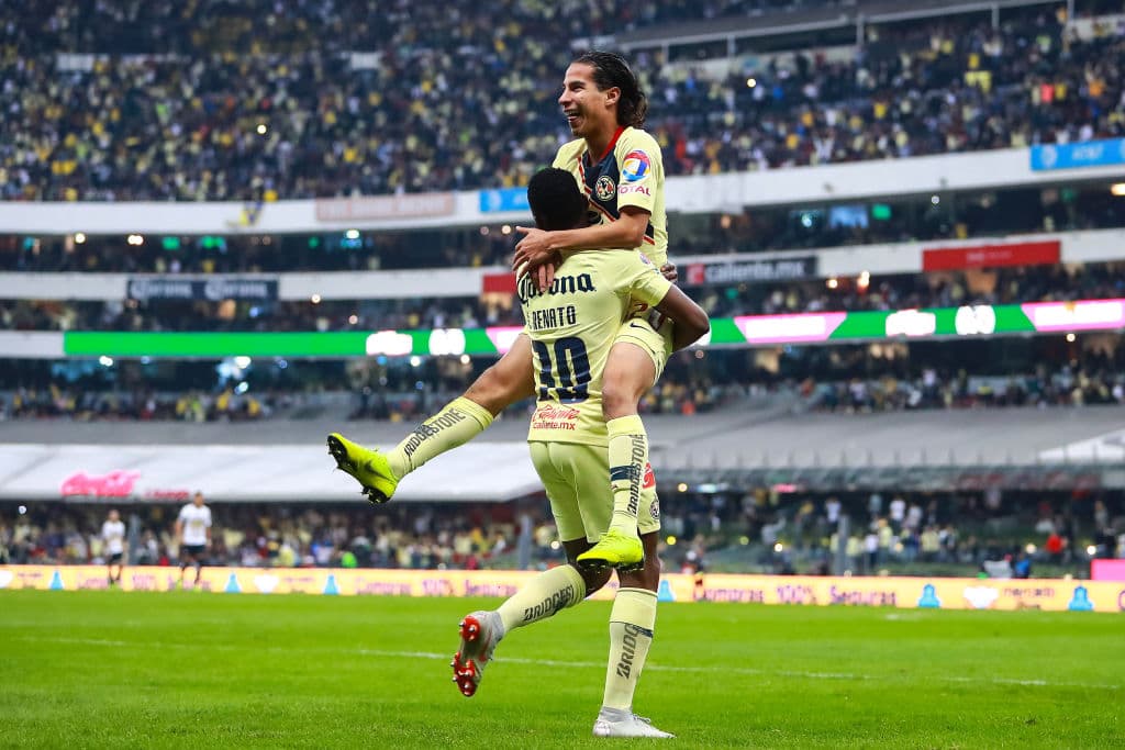 Al final del choque, los americanistas festejaron moderadamente ya que aún les quedaba la tare de jugar la gran Final ante el Cruz Azul.