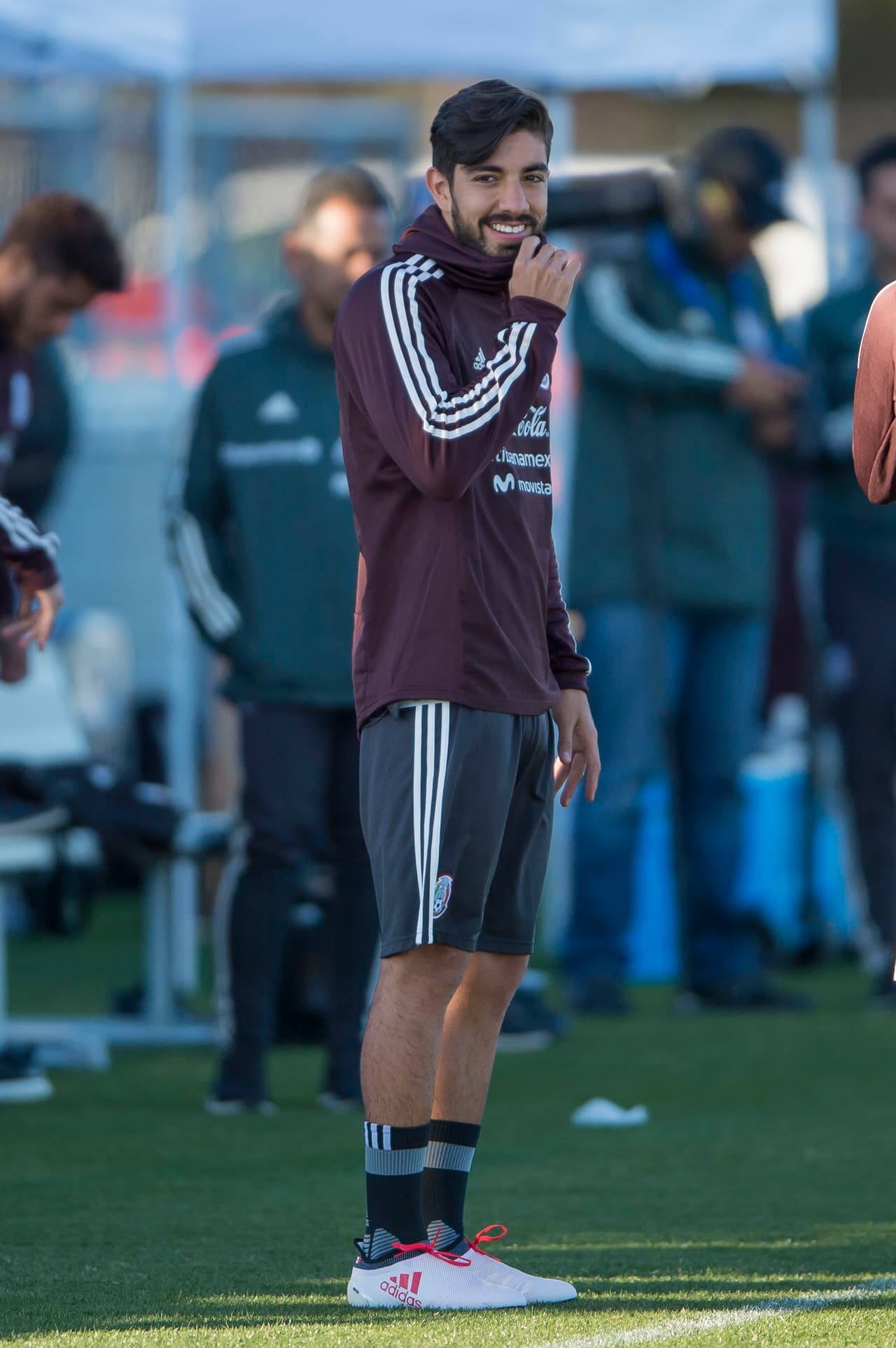 Rodolfo Pizarro, atacante de Chivas de Guadalajara, goza de popularidad por ser figura en uno de los grandes equipos de México.