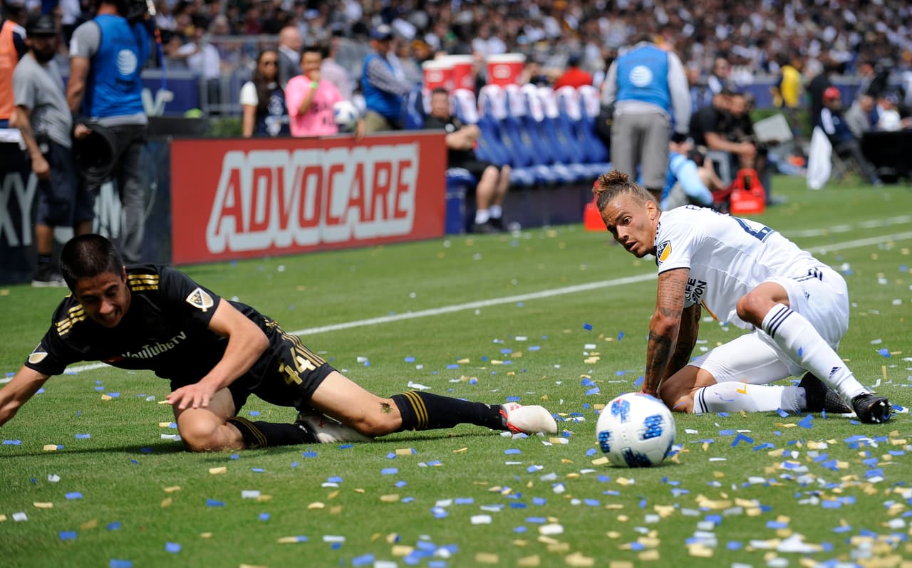 Con el marcador ya igualado, ambos equipos buscaron el tanto que desequilibrara las acciones.