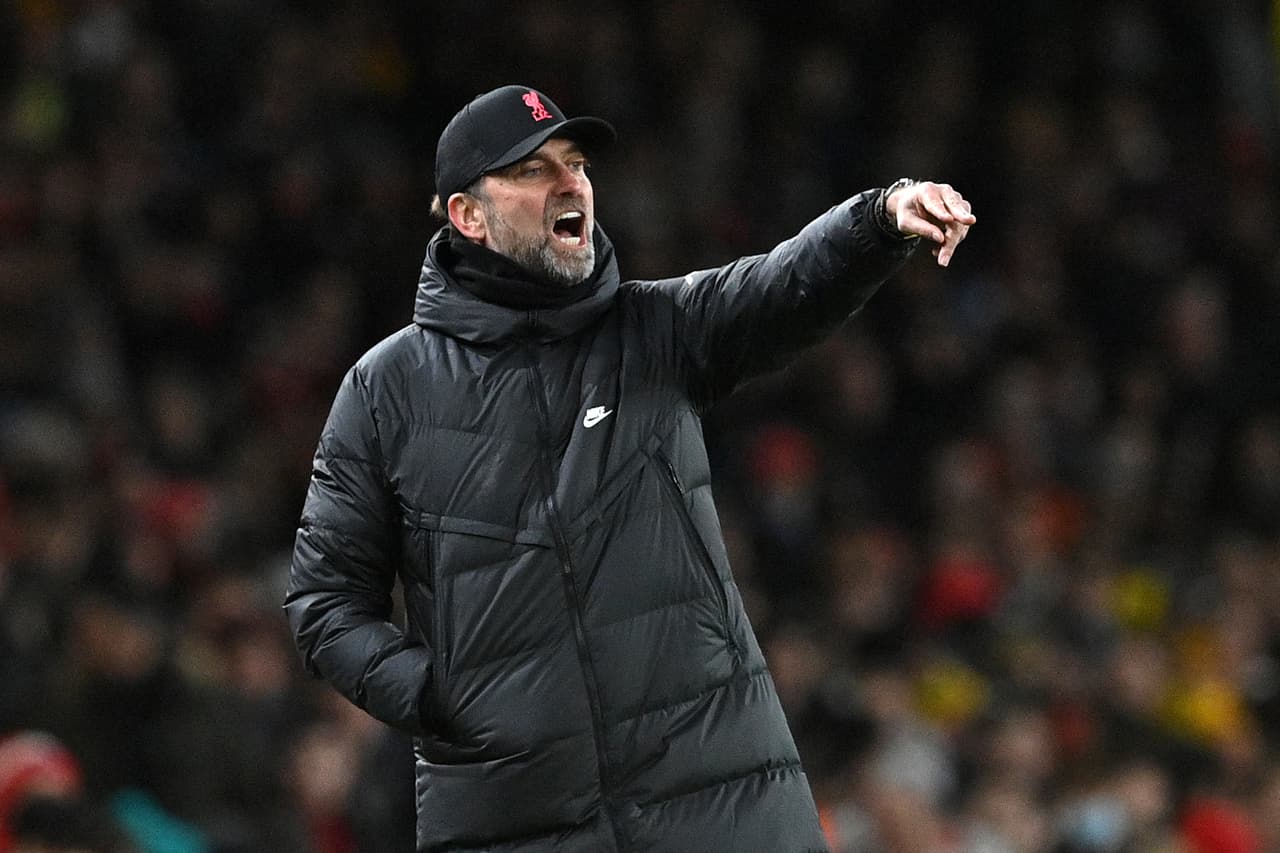 La intensidad de jurgen Klopp quedó de manifiesto desde el primer minuto con sus indicaciones.