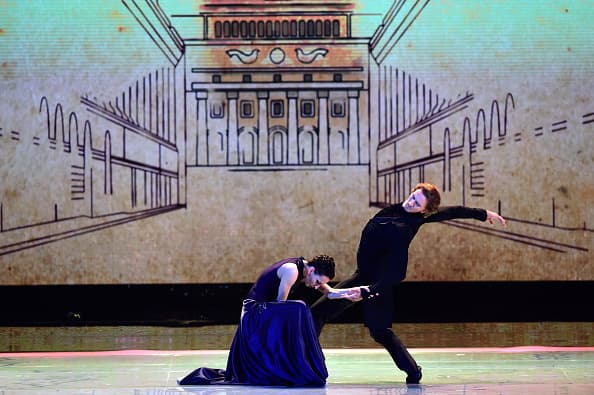 Más del Eifmann Ballet en el escenario del KOnstantin Palace.