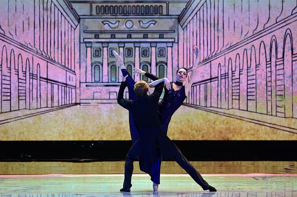 Más del Eifmann Ballet en el escenario del KOnstantin Palace.