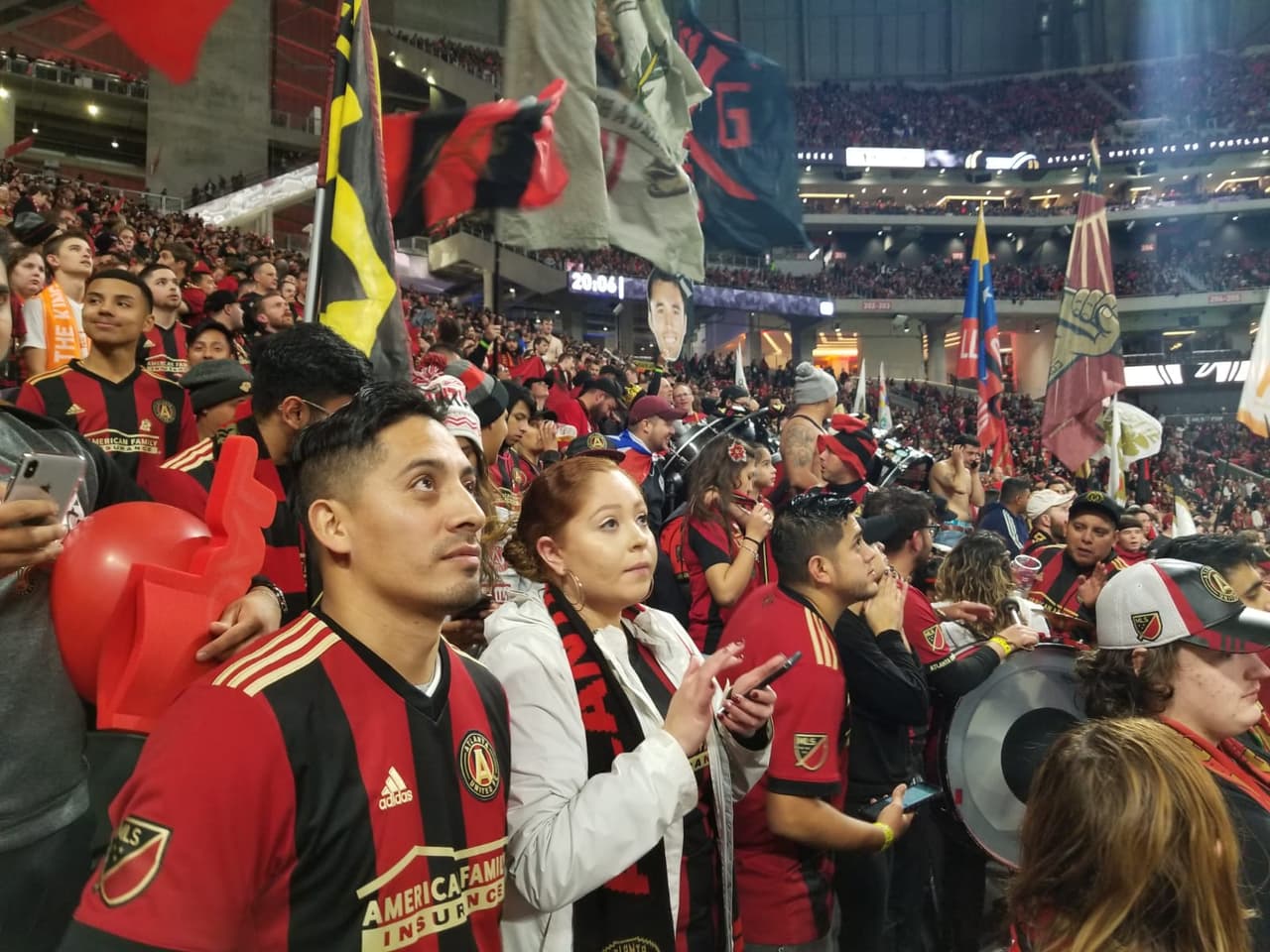 En las tribunas del Mercedes-Benz Stadium se vive la Final por la MLS Cup con todo el fervor de los fanáticos del Atlanta United.