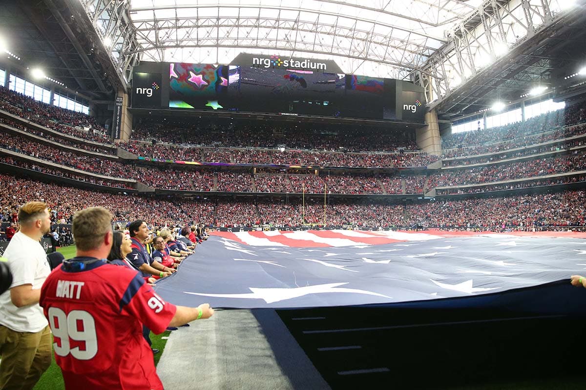 En el Himno Nacional toda la emotividad y patriotismo antes del juego.