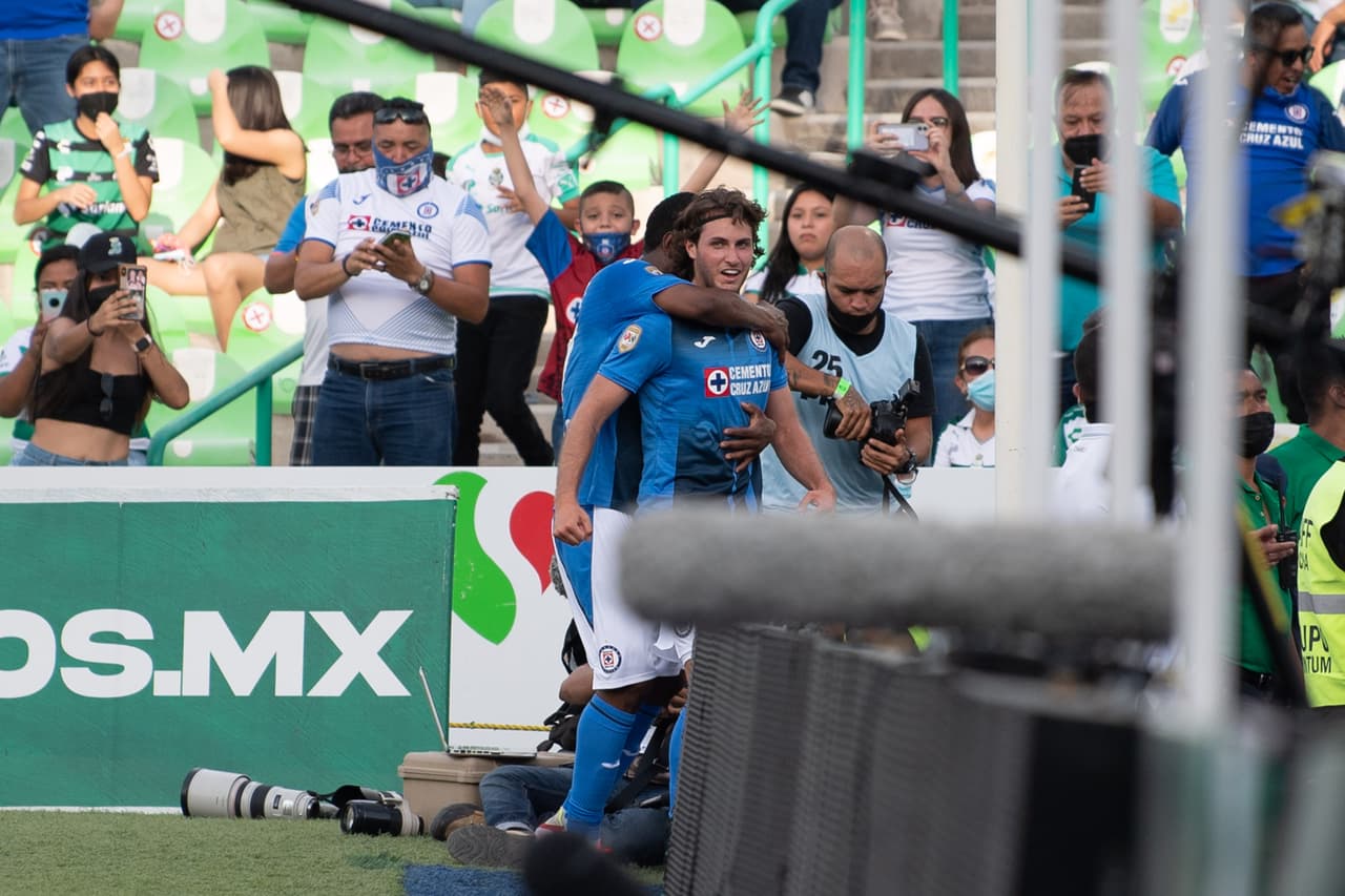 ¿Campeonitis? Cruz Azul sigue sin ganar después de que Santos Laguna le arrebató el empate como local en la reedición de la Final del torneo anterior de Liga MX.