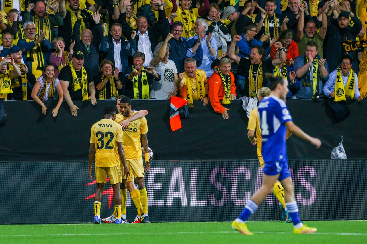 Inicio trepidante de los Playoffs de la Champions League con empate de PSV