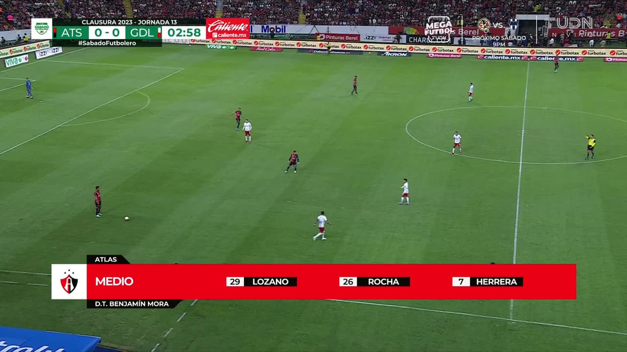 ¡GOOOL! Roberto Alvarado anota para Guadalajara.