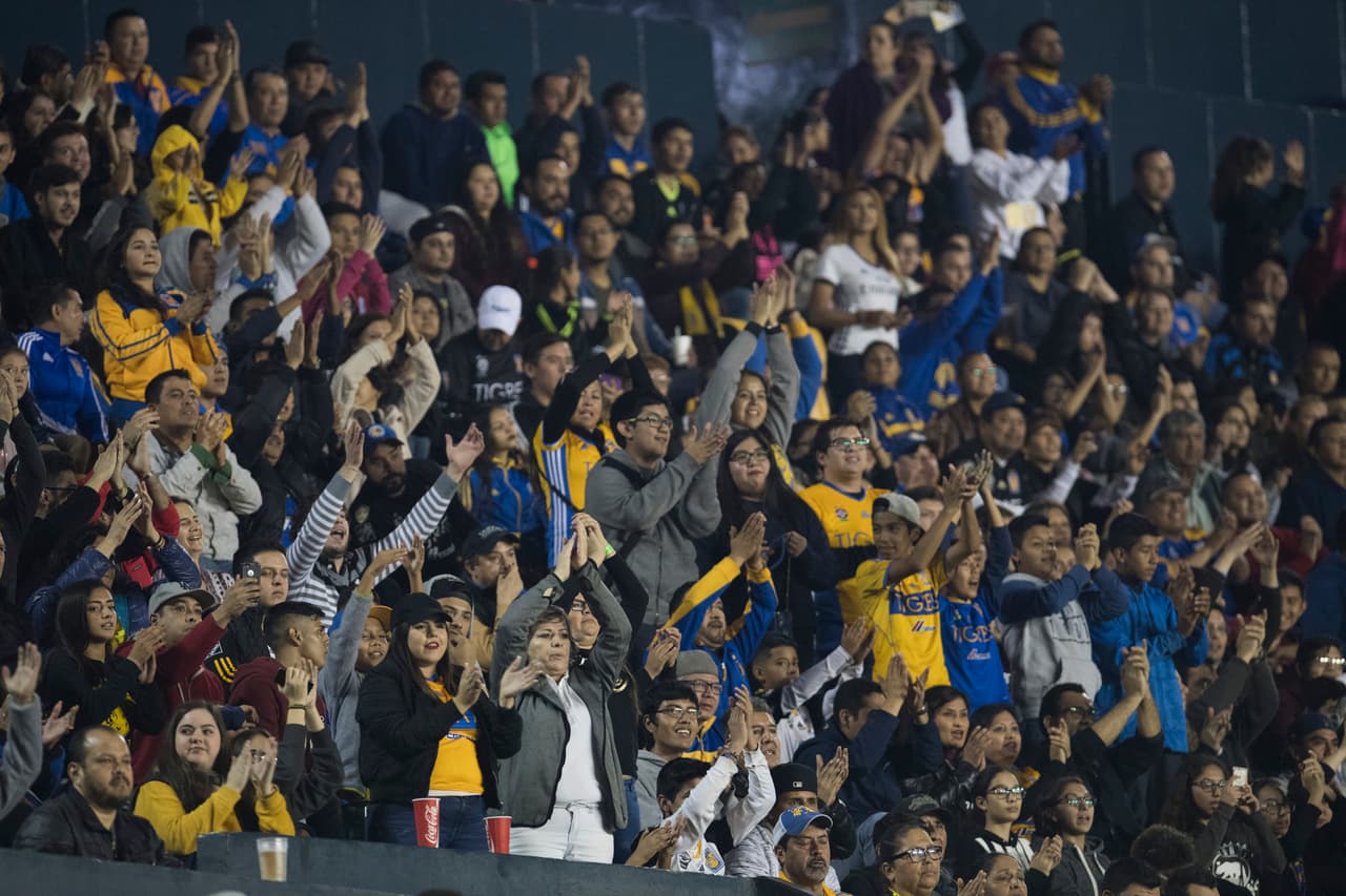 El público en el Universitario se entregó a su equipo, pero Pachuca supo enfriar los ánimos de su rival y no hubo más tiempo ni más fútbol. Aunque Tigres ganó 3-0, el global finalizó 3-4 a favo de Pachuca que enfrentará en la gran final a Chivas.