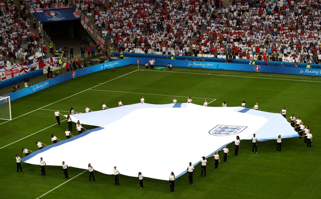 Antes de iniciar el Inglaterra vs. Rusia, último partido de la segunda jornada.