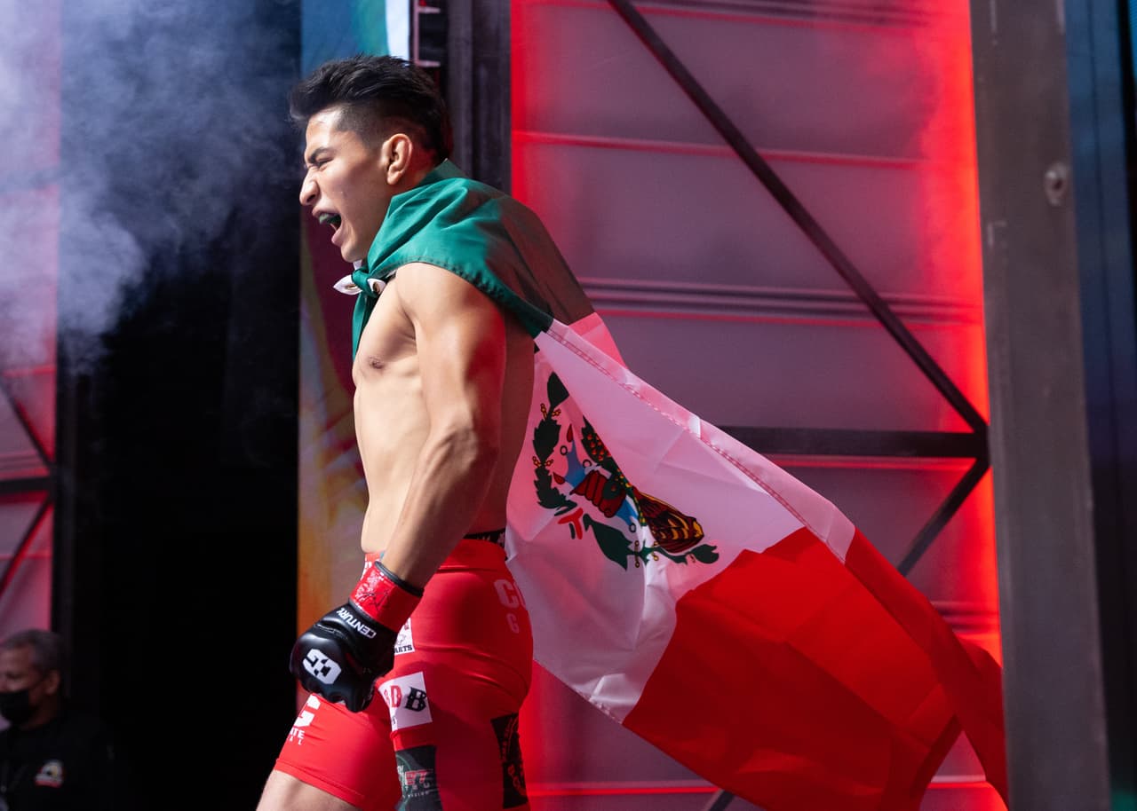 Luis Chávez se enfrenta a Enzo Pérez en Combate Global