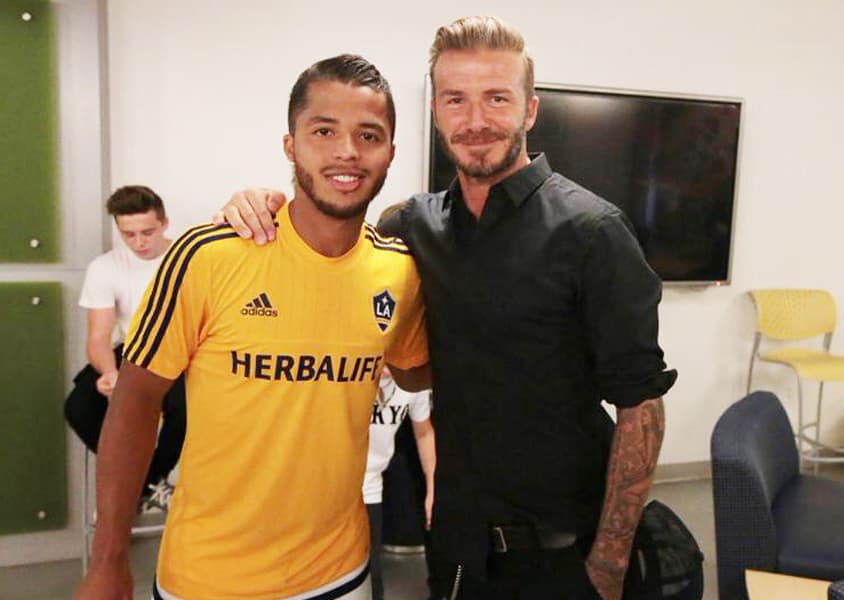 Giovani dos Santos y David Beckham