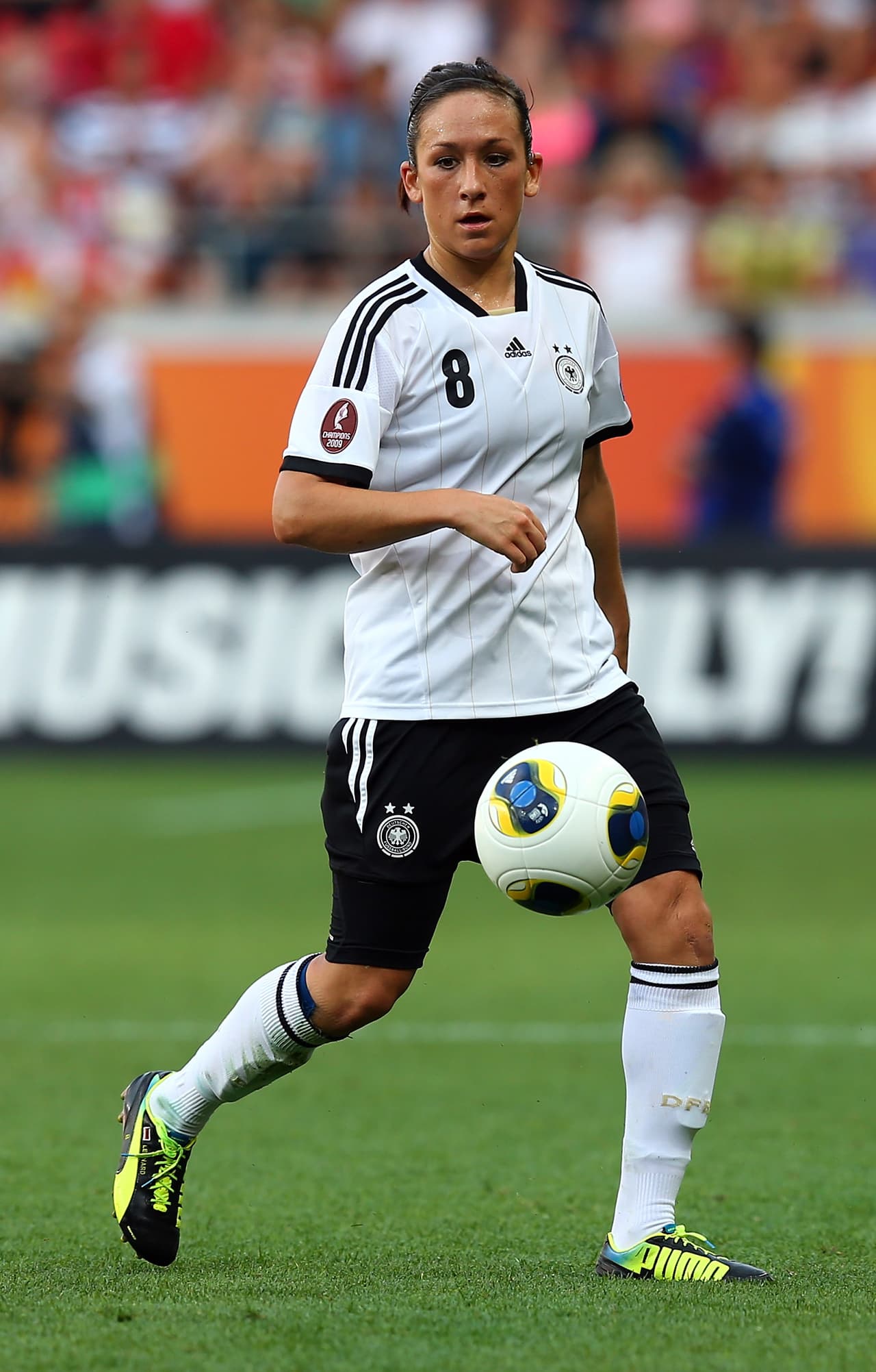 Nadine Keßler (Alemania) - Mejor Jugadora del año FIFA, Mejor Jugador del Año UEFA y Mejor Creadora de Juego IFFHS, todo en el 2014. Dos veces campeona del Europeo Sub-19, campeona de la Eurocopa y tercer lugar en el Mundial Sub-17.