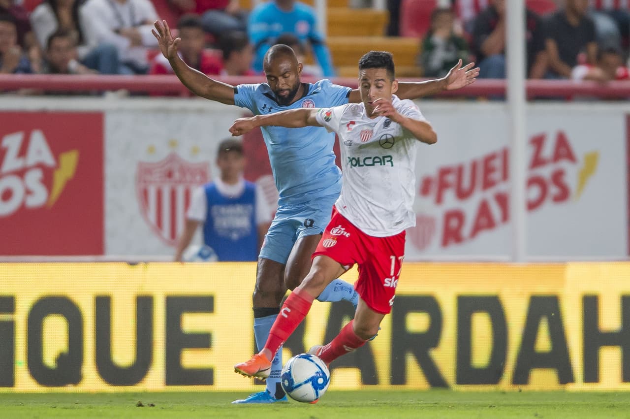 Necaxa inició ganando con el tanto de Mauro Quiroga pero Toluca igualó gracias a la aparición de Emmanuel Gigliotti. Con el empate, Los Rayos se mantienen en 5º y los Diablos Rojos en 16to. lugar.