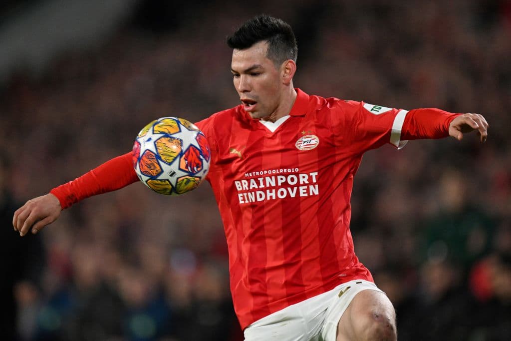 Chucky Lozano reportó con el PSV con nuevo look