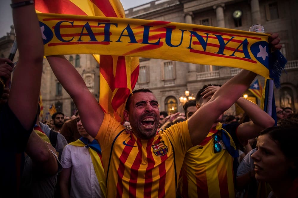 España destituye a todo el gobierno de Cataluña y convoca elecciones tras la declaración unilateral de independencia