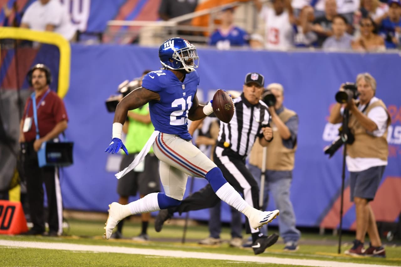 8. Landon Collins | New York GiantsEste safety acumuló 125 tacleadas, 4 capturas de quarterback y cinco intercepciones. Apenas en su tercer año en la NFL buscará demostrar su versatilidad y meterse entre la élite de la liga.