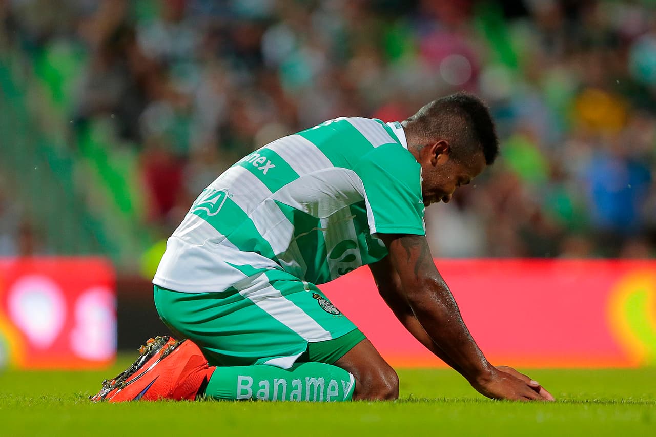 Santos perdió 1-3 contra León en su debut luego de ser campeón en el Clausura del 2015. En el aprtura de ese año ni siquiera clasificó a la Liguilla.