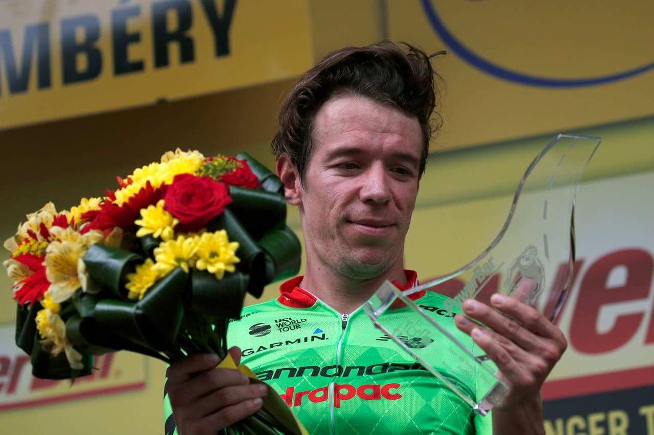 Urán, que aseguró que no creía que había ganado la etapa, vivió un triunfo agridulce, en medio de su propia gloria, pero con la dureza de un escalofriante accidente.