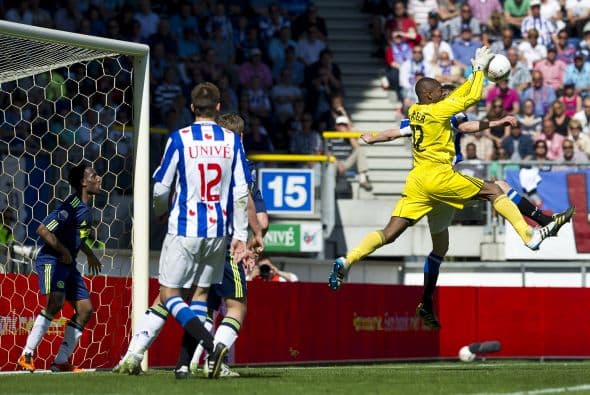Este arquero fue titular con el Ajax en el duelo ant el Twente, donde cumplió ante la presión y su club se coronó capeón de la Eredivisie.