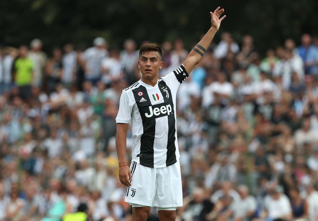 1) 
<b>Paulo Dybala</b>. El delantero italiano de 24 años es el jugador más caro de todo el fútbol italiano. El atacante de la Juventus tiene un valor mercado por 110 millones de euros.