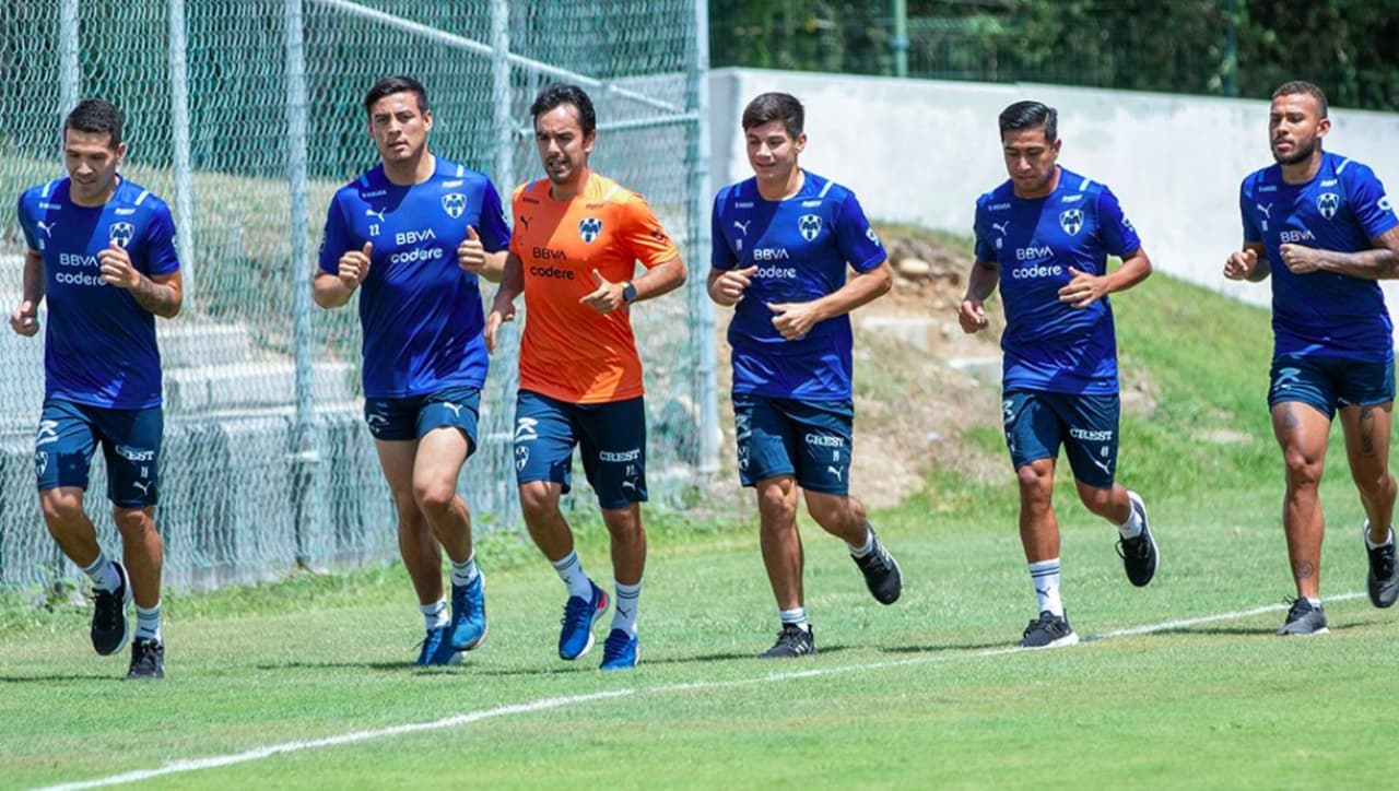 Rayados entrena con siete ausencias por convocatoria