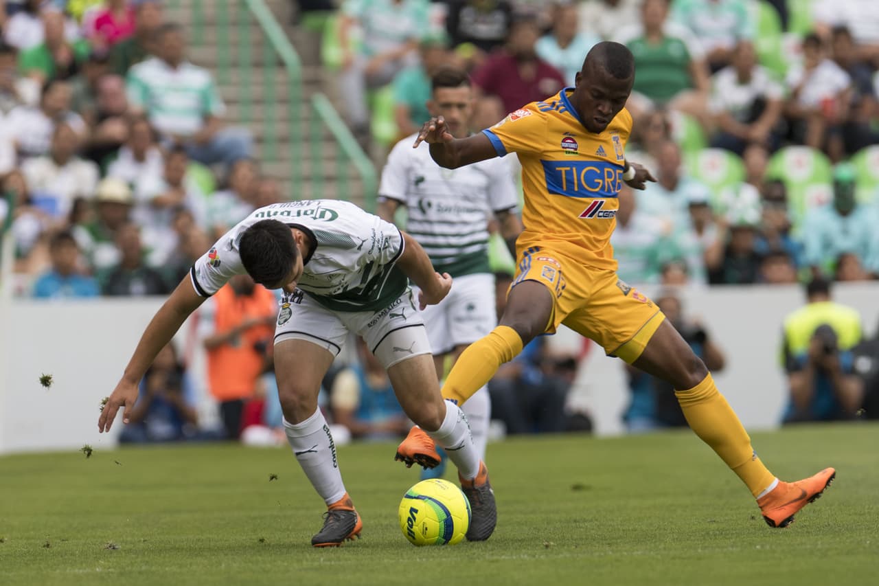 Ese 1-0 se mantuvo durante buena parte del segundo tiempo, a pesar de los arranques de Santos.
