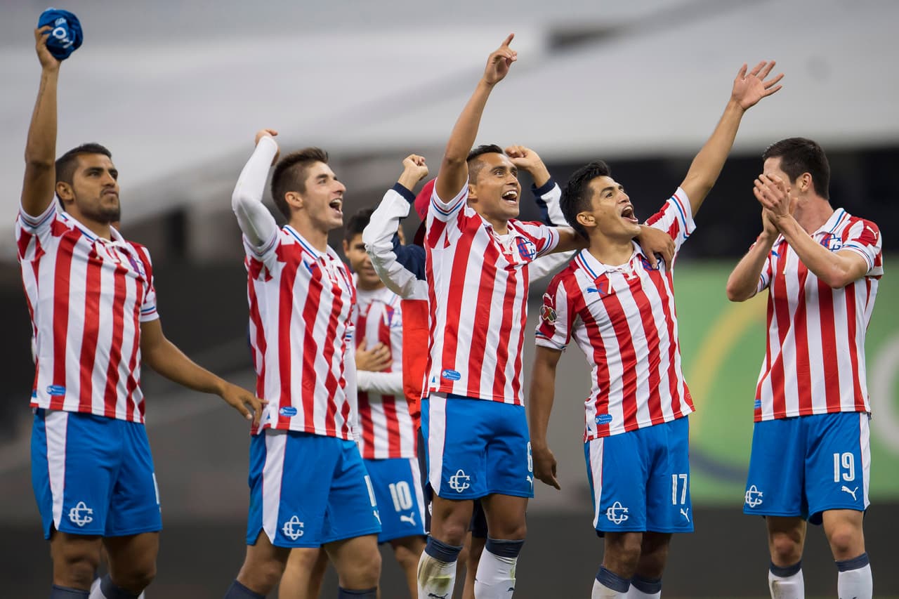 Guadalajara hizo pedazos al América y le goleó 3-0. La superioridad y el fútbol del Rebaño no dejaron lugar a dudas sobre el triunfo. Matías Almeyda sorprendió al alinear a sus jóvenes y sentar a sus veteranos. Le funcionó inesperadamente bien.