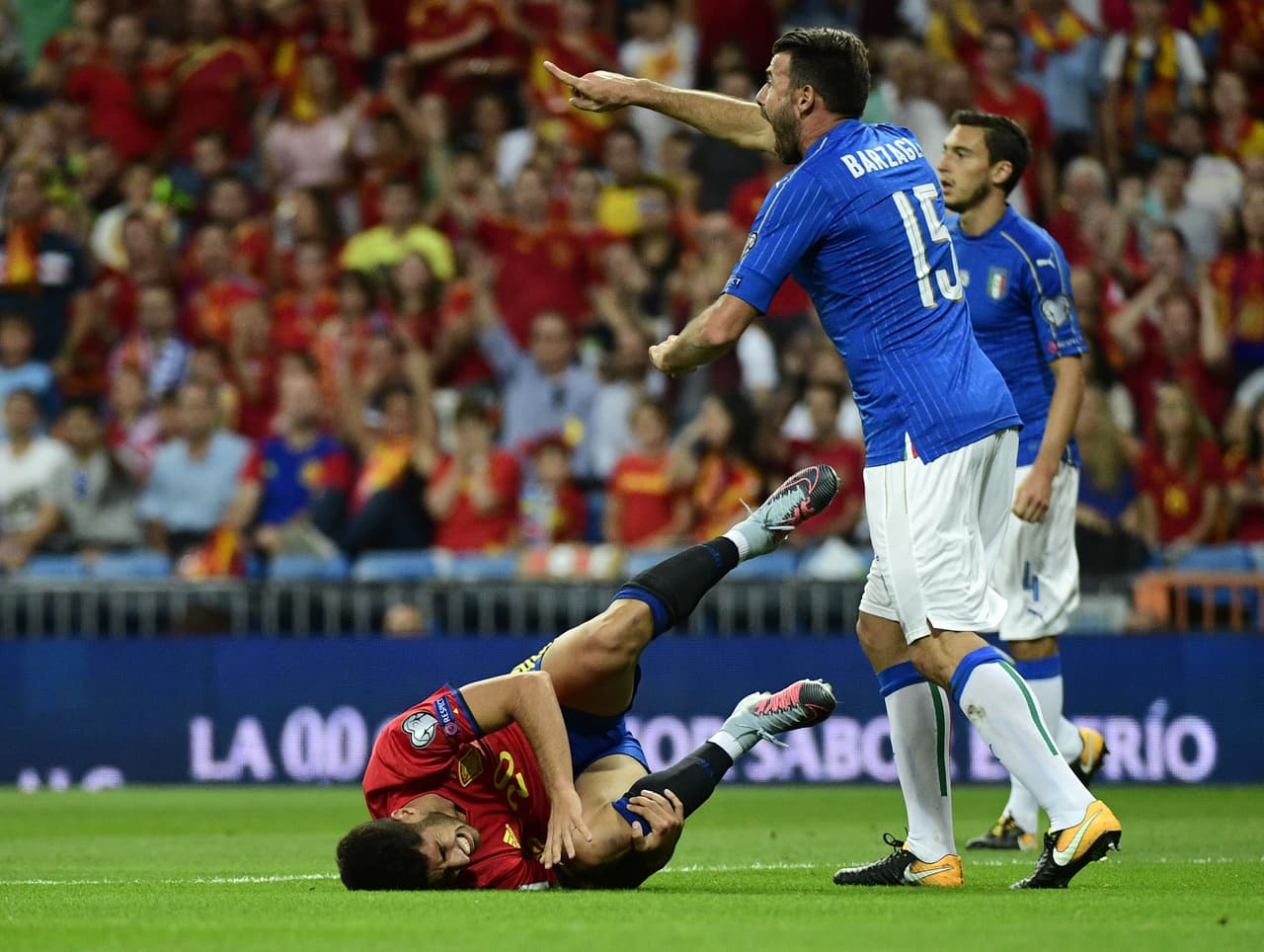 Una jugada que cambiaría el curso del partido a favor de la selección española de fútbol.