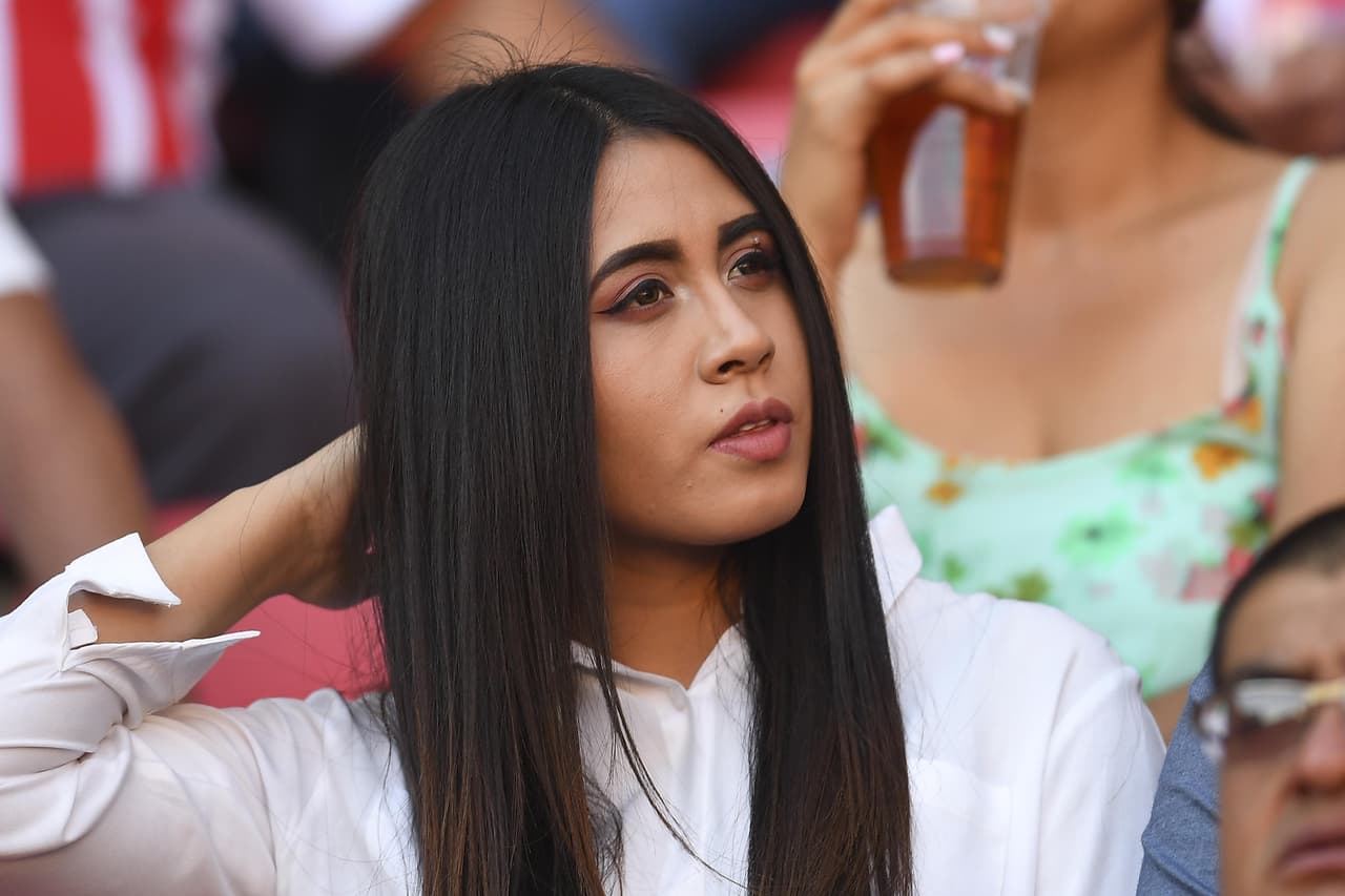 Las aficiones de Rayados del Monterrey y Rayos del Necaxa asistieron con enorme ilusión al Estadio Victoria para el duelo entre ambos equipos por la Ida de los Cuartos de Final de la Liga MX. Se estaba cocinando un ambientazo.