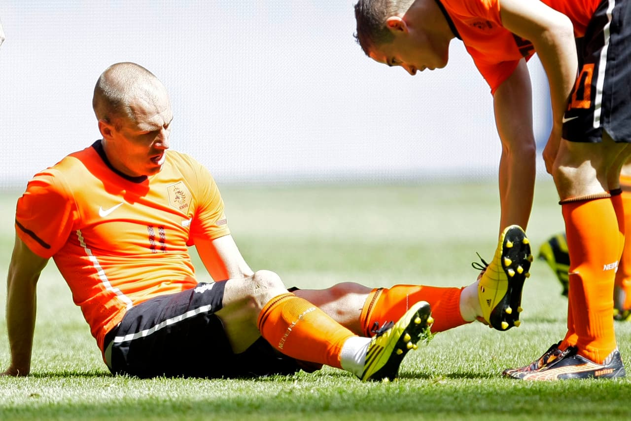 Desgarros, esguinces, fracturas, han sido la maldición del holandés que desde sus inicios en el Groningen lo han perseguido.