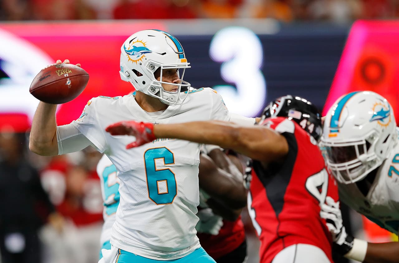 Jay Cutler acertó 19 de 33 envíos para 155 yardas con 2 pases de anotación y 1 intercepción.