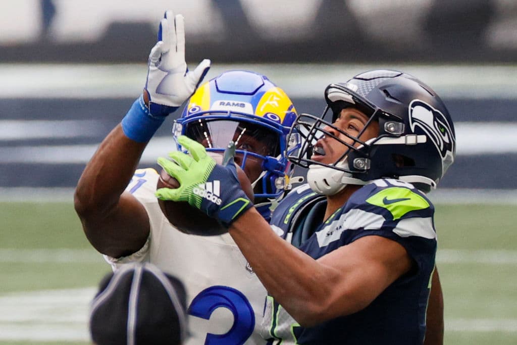El cuadro angelino consiguió su pase a la ronda divisional tras vencer 30-20 a los de Seattle. | Russell Wilson poco pudo hacer con las deficiencias de la línea ofensiva contrastada con la poderosa defensiva de los Rams.
