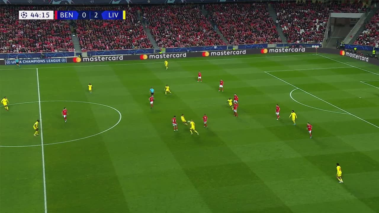 ¡TIRO ATAJADO! disparo por Mohamed Salah.