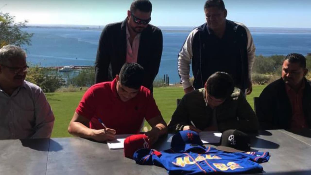 Mets apuestan por el talento mexicano y firman a dos prospectos
