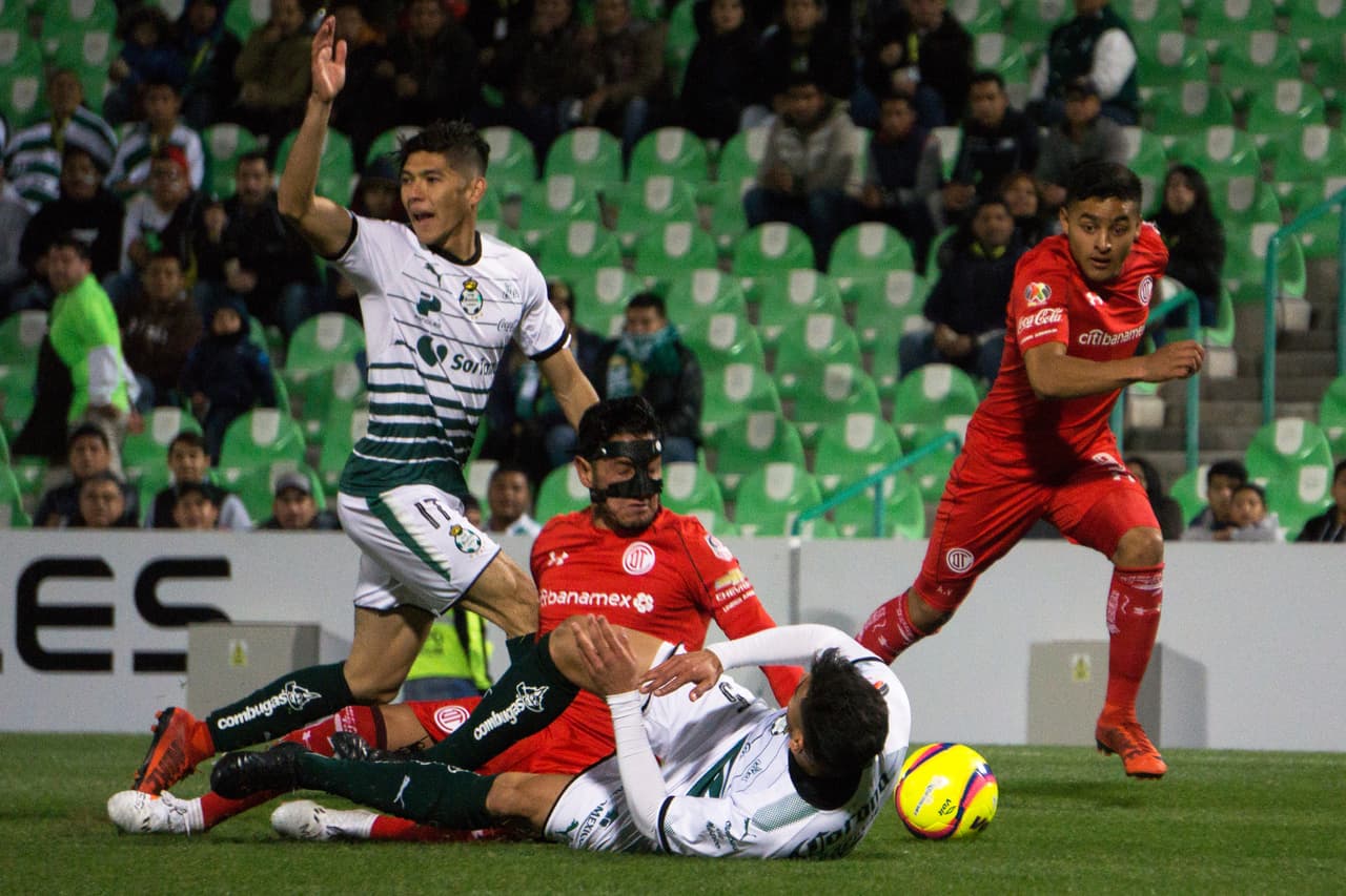 <b>7. Óscar Bernal (Santos Laguna) - </b>330,400 dólares (+500%).