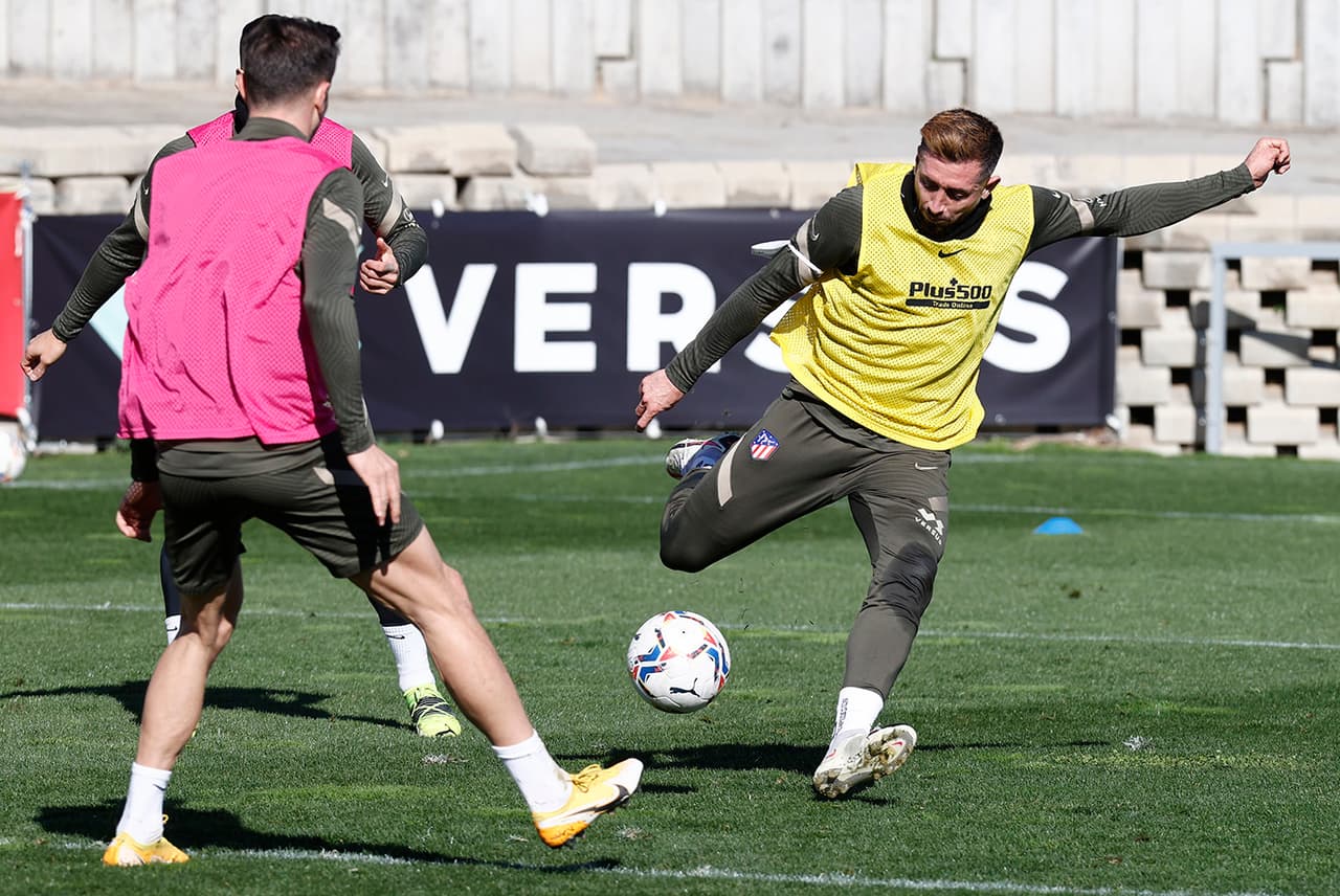 Héctor Herrera será suplente con el Atleti ante el Celta