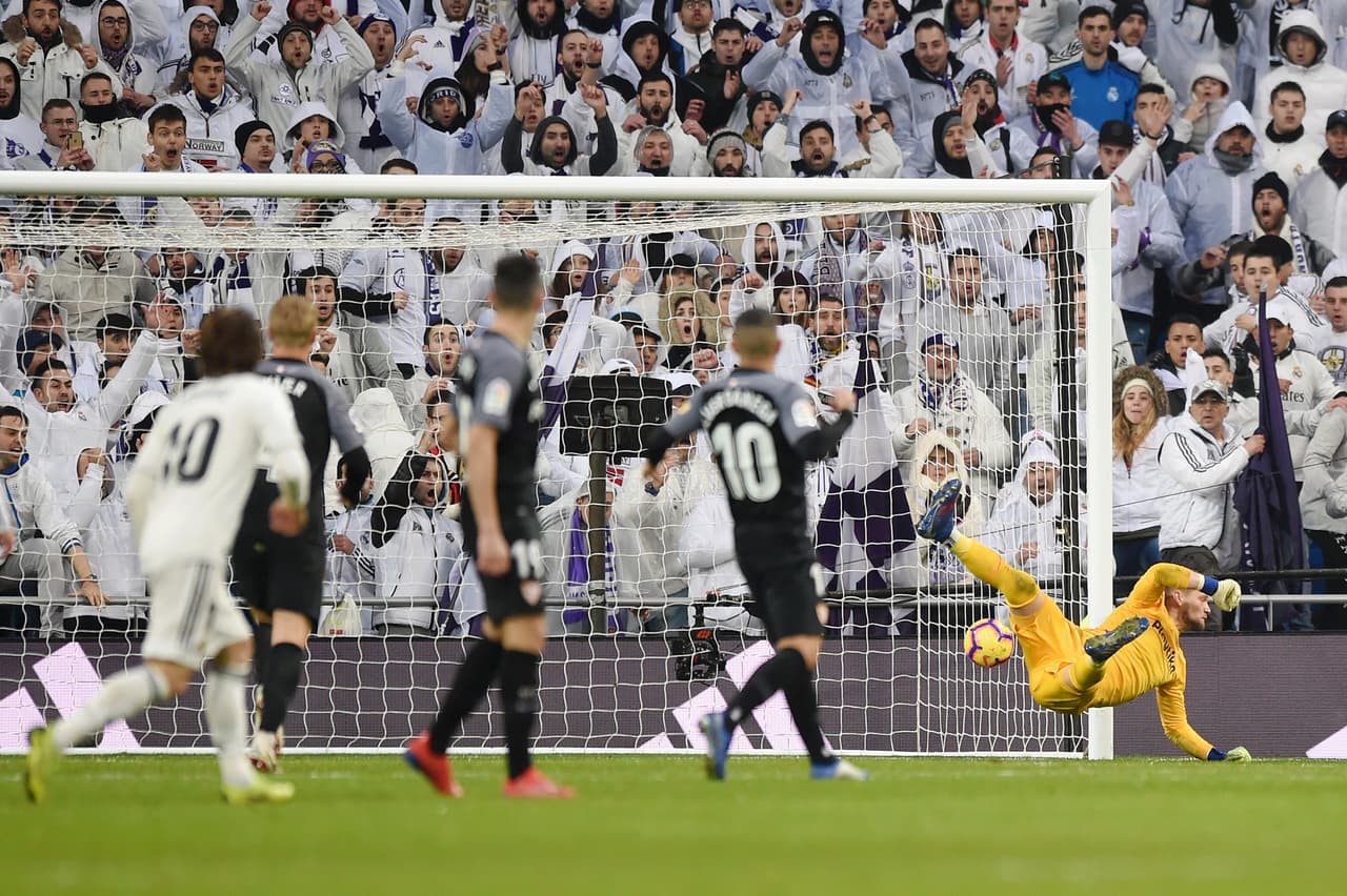 El primer golazo del partido lo puso Casemiro al minuto 78 para confirmar el dominio del Madrid en el juego.