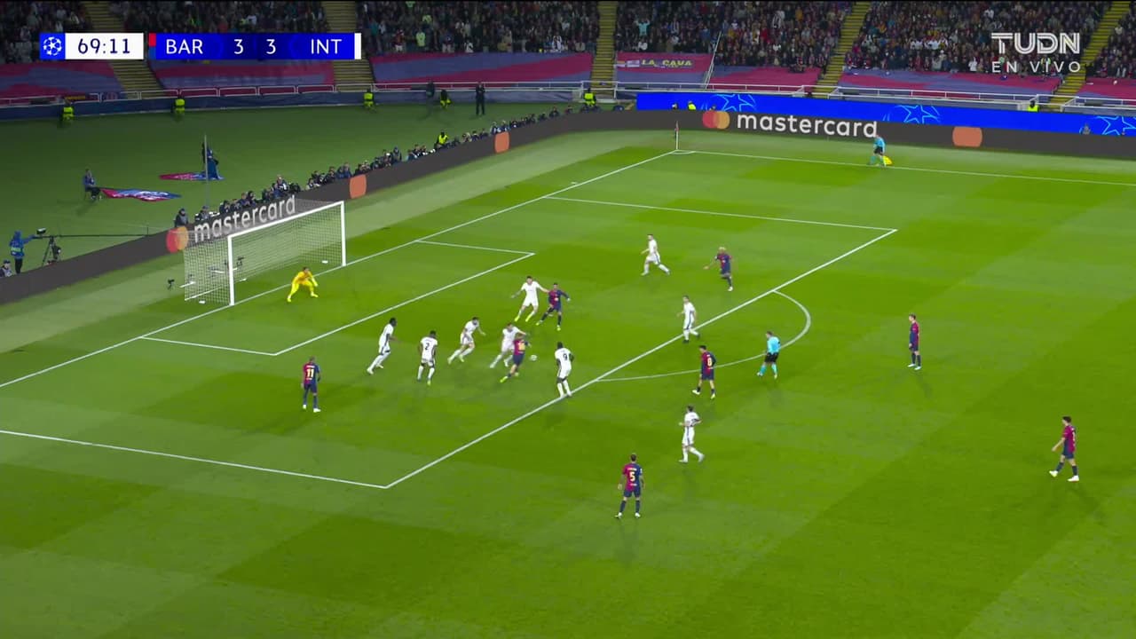 ¡TIRO ATAJADO! disparo por Fermín López.