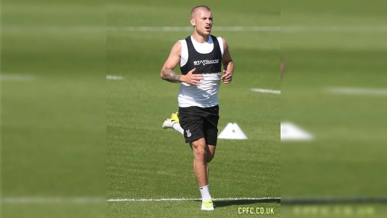 Aunque aún con distancia, siempre es bueno estar de vuelta en el terreno de juego.