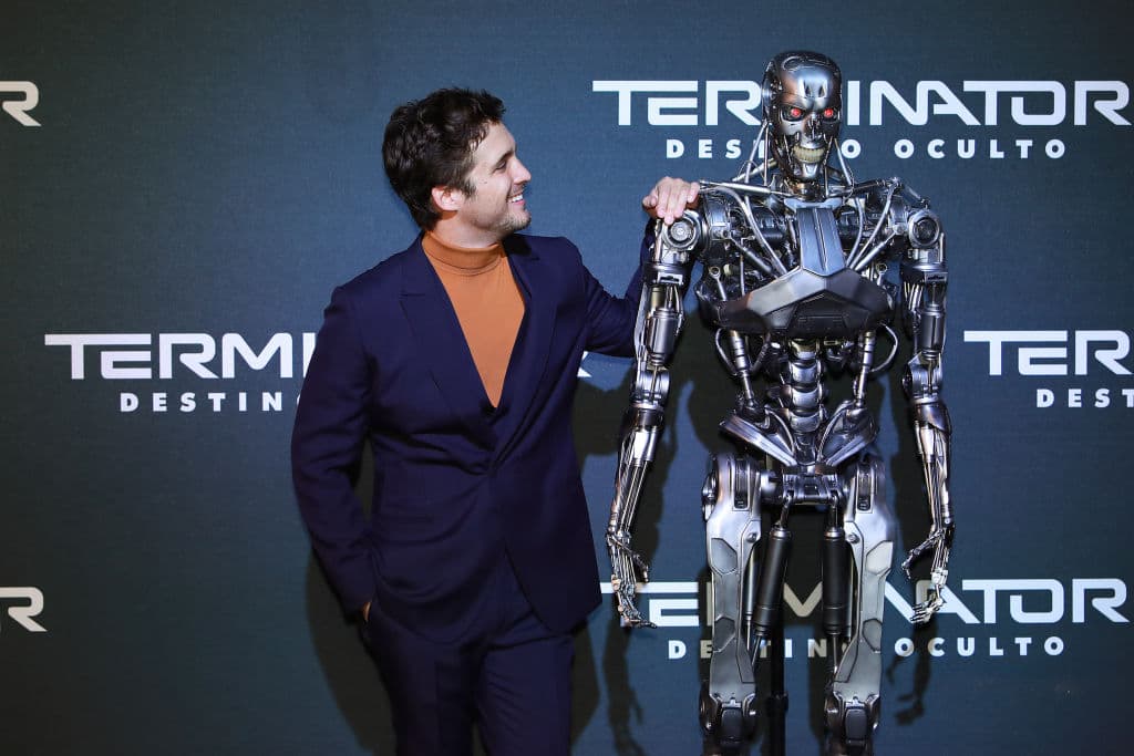 No es la primera vez que Diego ha participado en este tipo de películas, pues también actuó al lado de Linda Hamilton y Arnold Schwarzenegger en Terminator 6.