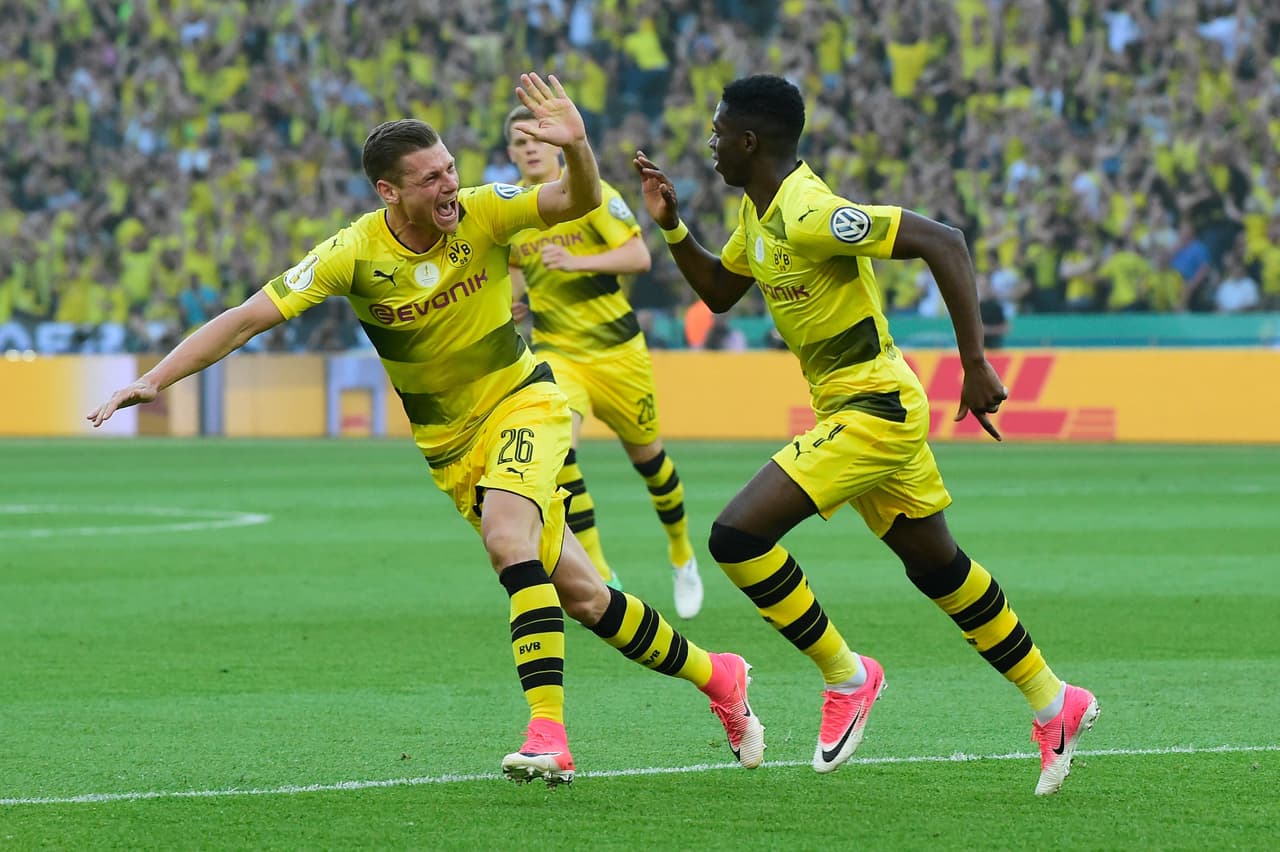 Al minuto 8 de juego, Ousmane Dembele anotó el primer gol de Borussia Dortmund para ponerse temprano en ventaja.