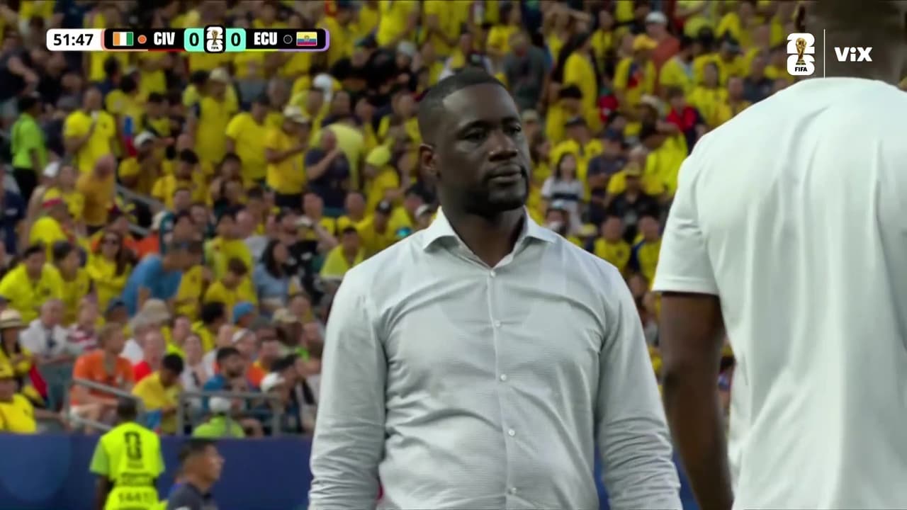 ¡Wahi tira el cuarto poste de la noche vs. Ecuador y no cae el gol!