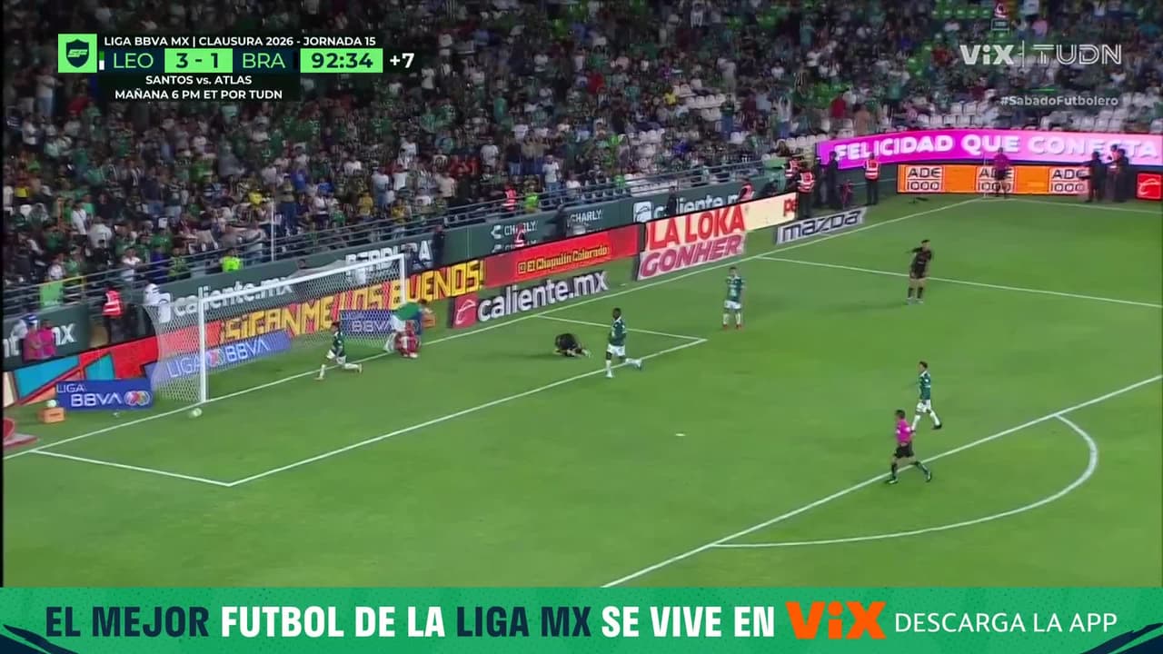 ¡Parecía que entraba el esférico! La de gajos se queda sobre la línea y no es gol de Bravos