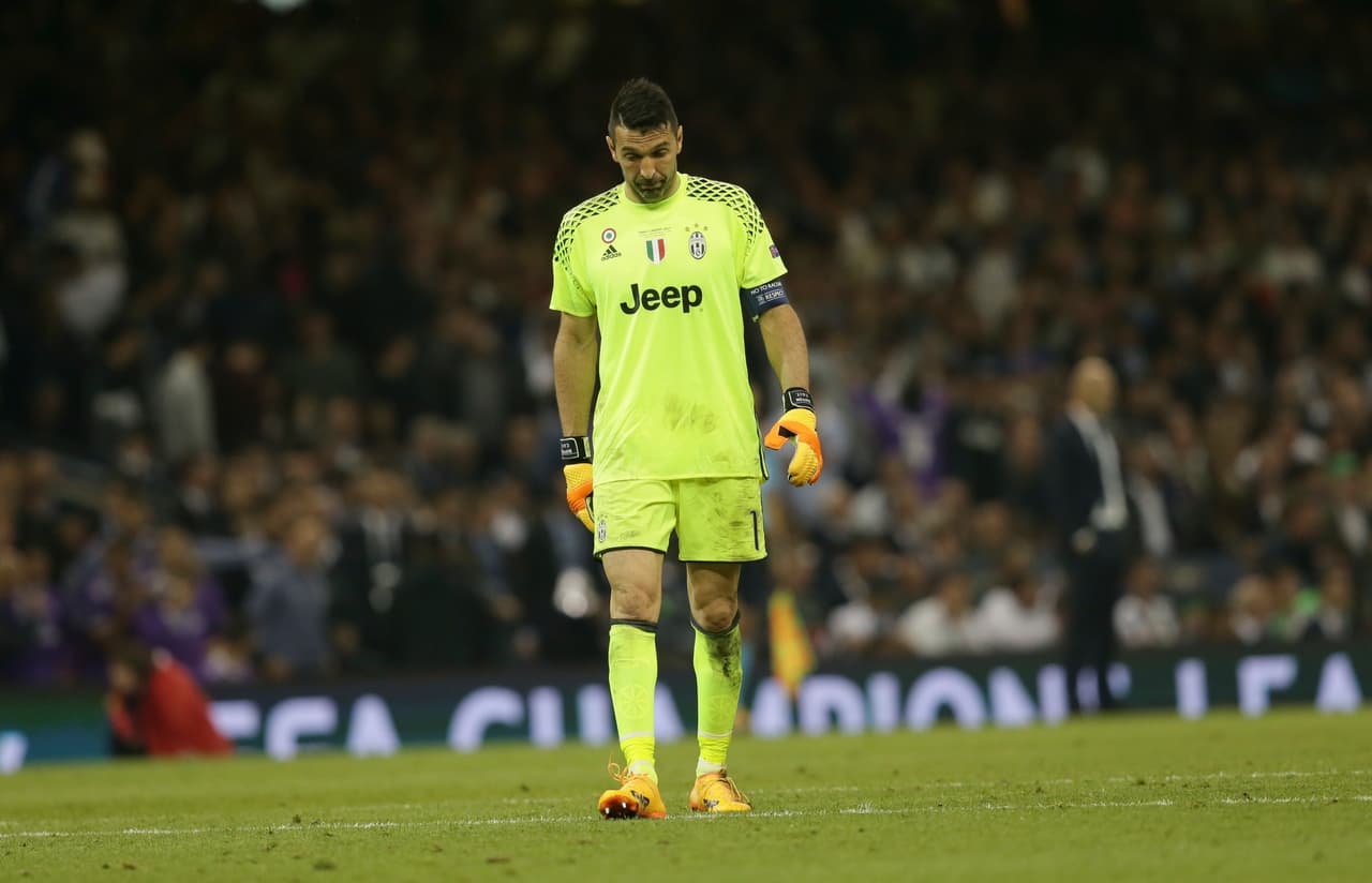 La veteranía de Buffon no fue suficiente para guiar a un equipo joven al título, ese tan anhelado que le hace falta en su recorrido como arquero.