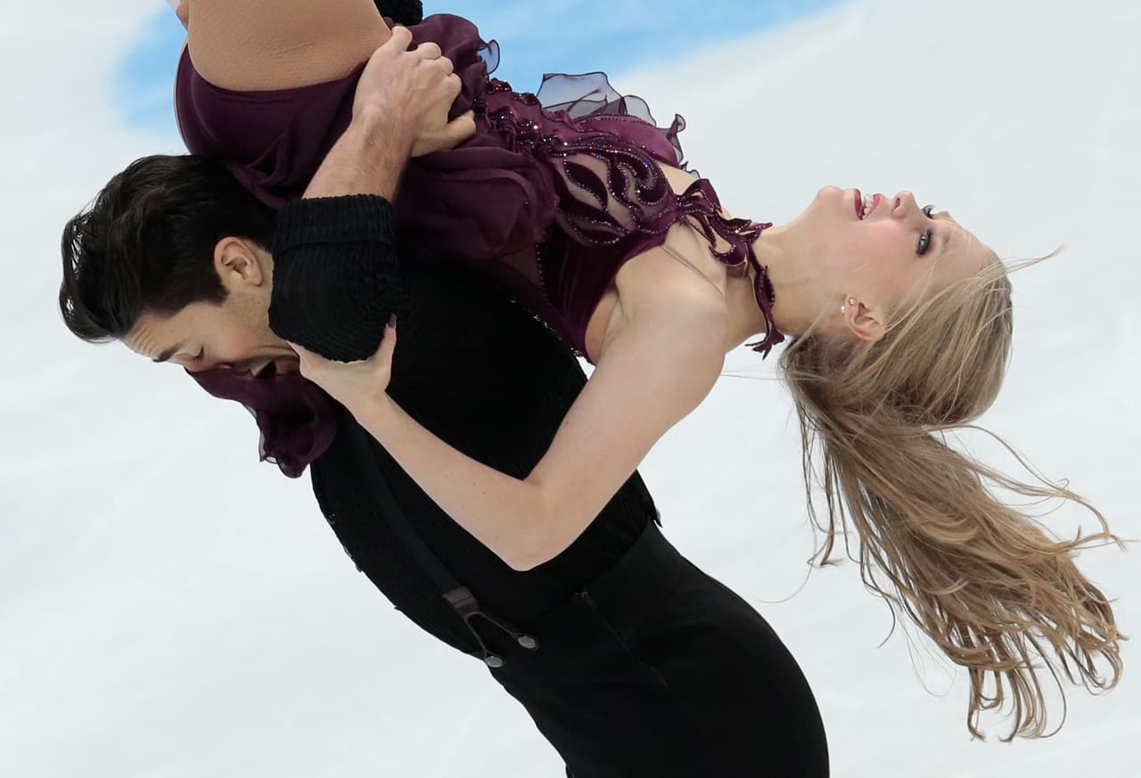 El buen estado física de las parejas es determinante tanto la fuerza del hombre para realizar las ejecuciones como la elasticidad de la mujer para hacerlas correctamente.