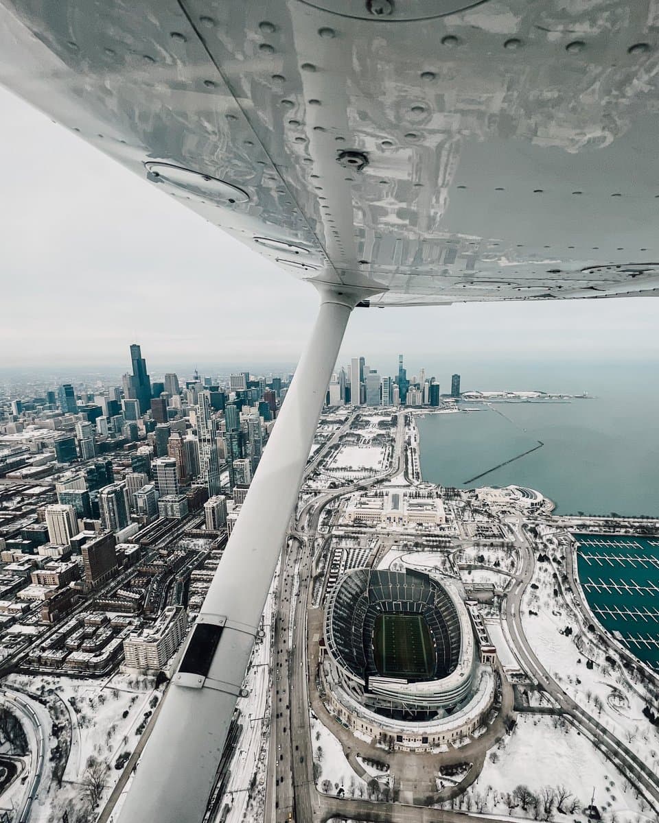 Totalmente nevada está la ciudad de Chicago y el Soldier Field, el hogar del Chicago Fire FC.