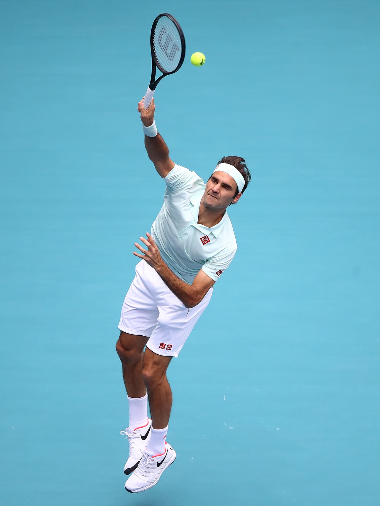 El suizo Roger Federer se proclamó a sus 37 años campeón del Miami Open al vencer en la final por 6-1 y 6-4 al estadounidense John Isner, que defendía el título. Es su cuarto título en Miami y su vigésimo en Masters 1.000.