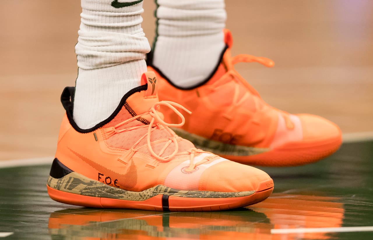 <b>Giannis Antetokounmpo</b>, la estrella de los 
<b>Milwaukee Bucks</b> ha estado usando en esta serie Nike Kobe AD Exodus Orange Camouflage.
