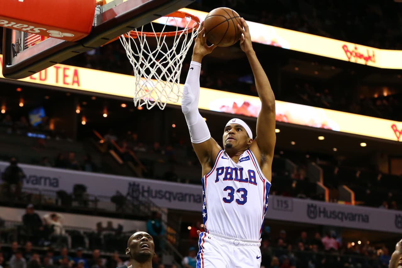 La NBA nos ha dado otra intensa y atractiva jornada que incluyó seis partidos para el 19 de marzo de 2019. Los Philadelphia Sixers son el equipo más candente del Este con su quinto triunfo al hilo, mientras que los Houston Rockets siguen mejorando a la hora buena.